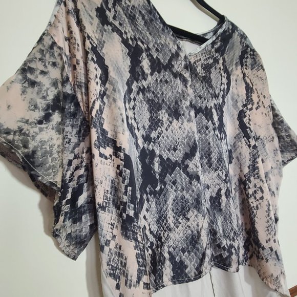 Zara Women's Snakeskin V-Neck T-Shirt Top Blouse - Picture 4 of 9